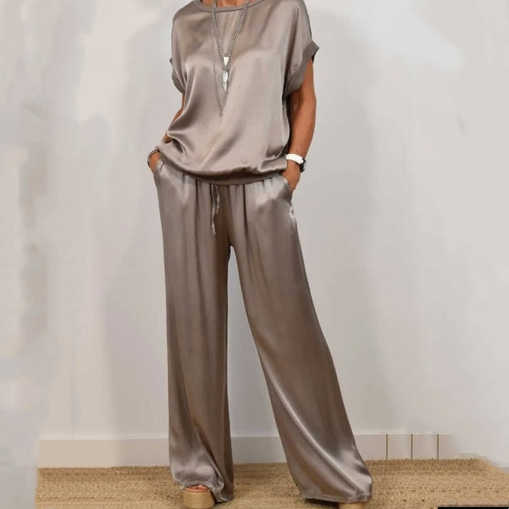 Rita™ Elegant Two-Piece Set | Flowing Blouse and Wide-Leg Pants